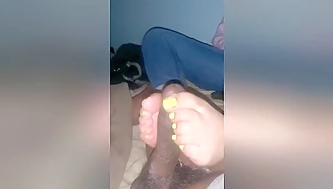 Girlfriend With Yellow Toe Nail Polish Giving Me An Interracial Footjob In The Dark Girlfriend With Yellow Toe Nail Polish Giving Me An Interracial Footjob In The Dark